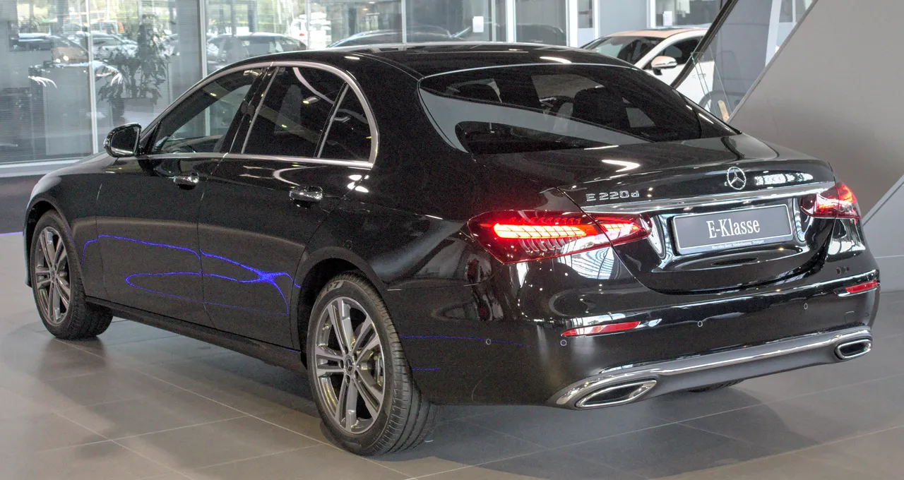 Berlina Mercedes ilustrativa del sector VTC